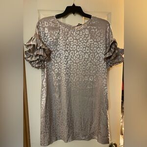 Women's Silver Leopard-Print Ruffle Sleeve Dress